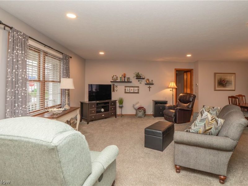 1060 Roosevelt Street NE, Massillon, OH 44646 Photo 7