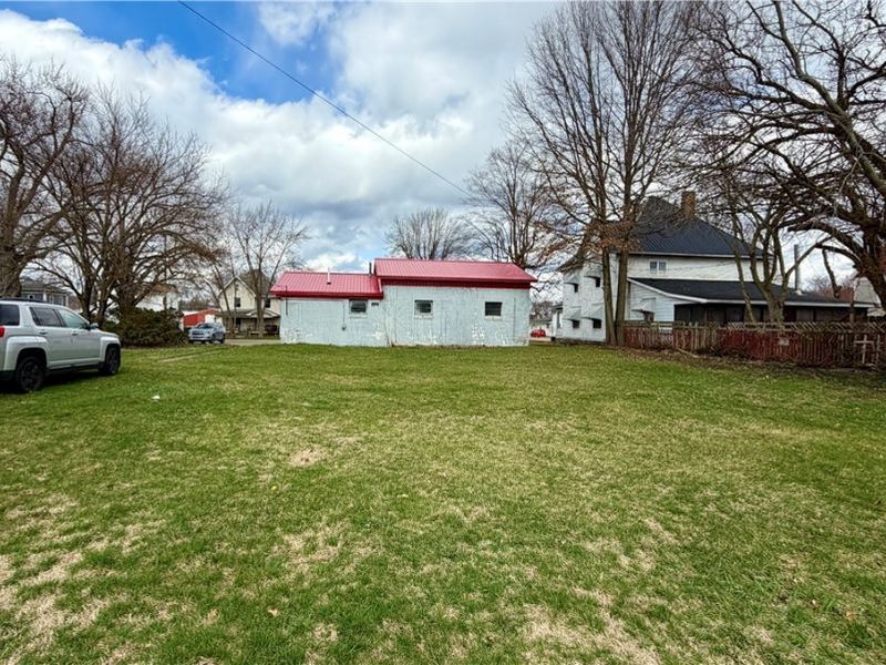 213 E Main Street, West Lafayette, OH 43845 Photo 3