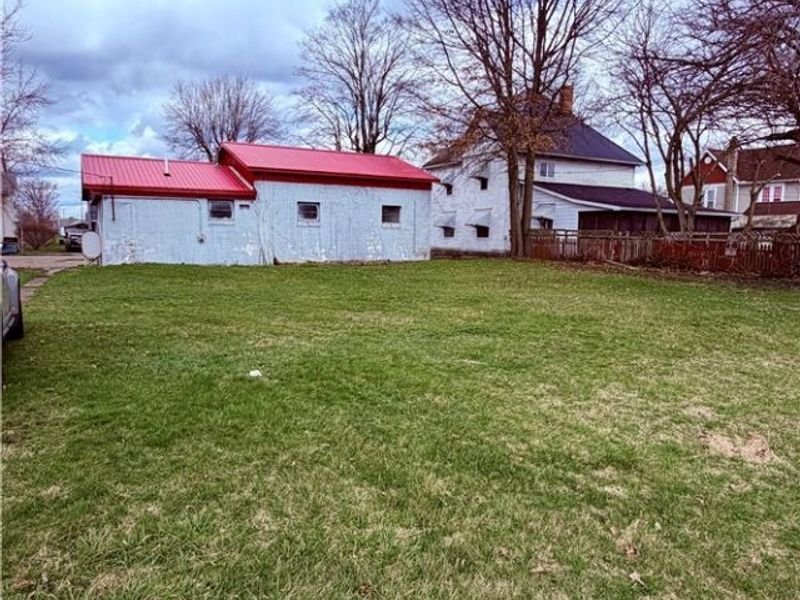 213 E Main Street, West Lafayette, OH 43845 Photo 4