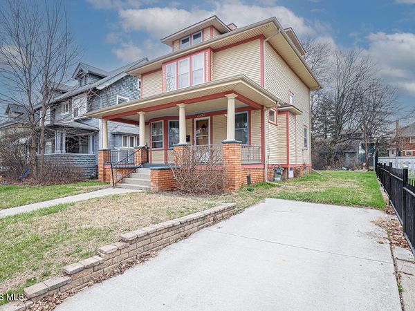 2534 Maplewood Avenue, Toledo, OH 43610