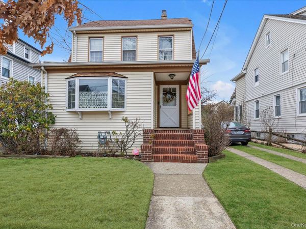 13 Everett Street, Lynbrook, NY 11563