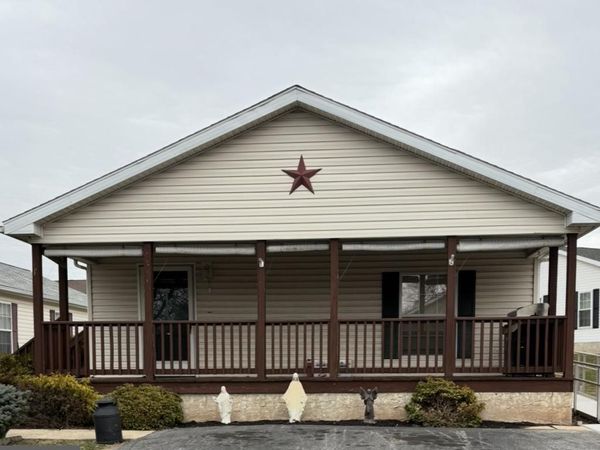 104 BOYER ROAD , ROYERSFORD, PA 19468