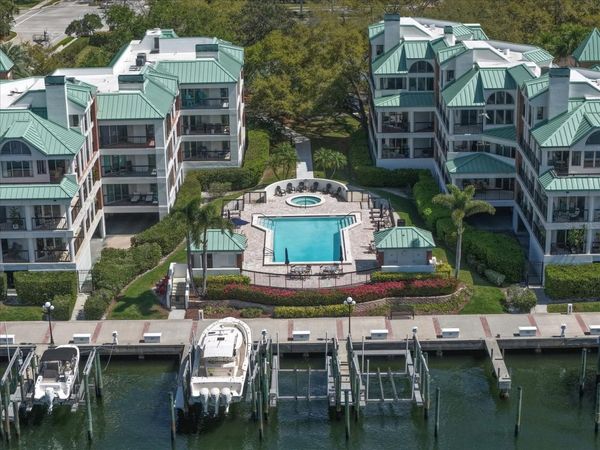947 SEDDON COVE WAY, Unit 947, TAMPA, FL 33602