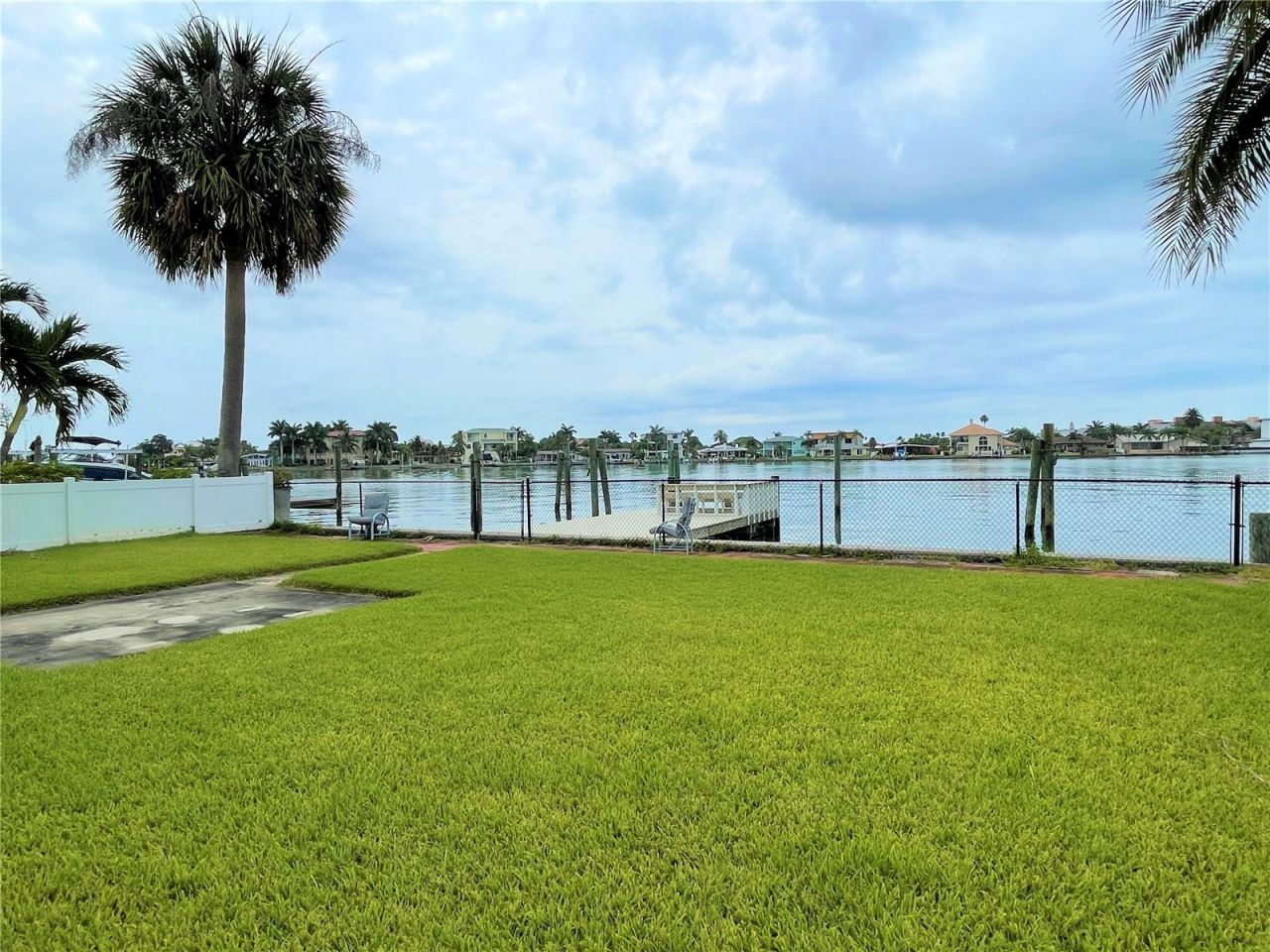 17045 Dolphin Drive, North Redington Beach, FL 33708 Photo