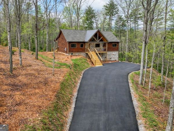 223 Bent Wood Lane, Blue Ridge, GA 30513