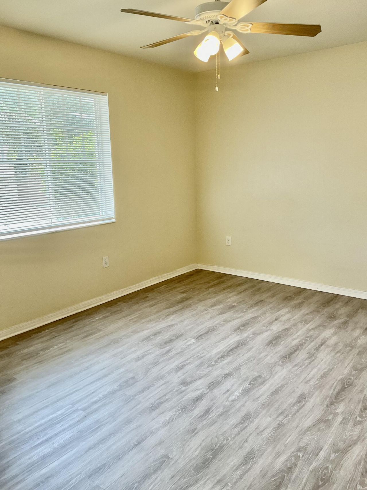 6418 Emerald Dunes Drive, Unit 305, West Palm Beach, FL 33411 Photo