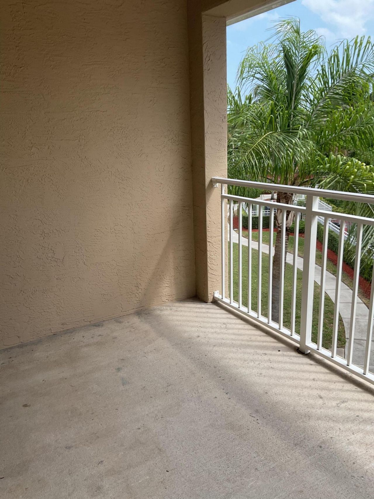 6418 Emerald Dunes Drive, Unit 305, West Palm Beach, FL 33411 Photo