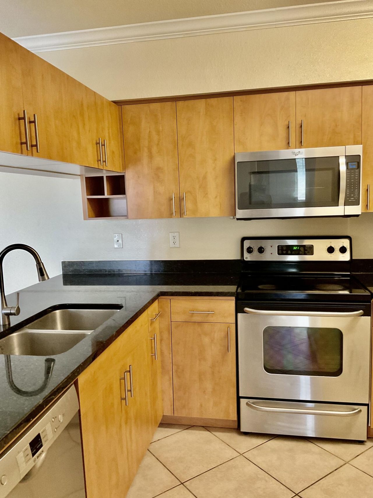 6418 Emerald Dunes Drive, Unit 305, West Palm Beach, FL 33411 Photo