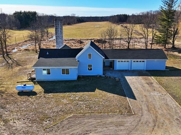 105 40th Avenue, Six Lakes, MI 48886