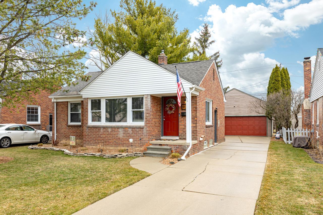 922 Cedarhill, Royal Oak, MI 48067 Main Photo