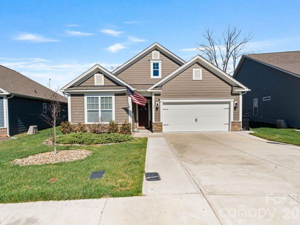 193 Hanks Bluff Drive, Mooresville, NC 28117