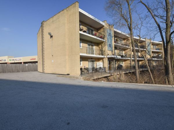 Unit 209, Hickory Hills, IL 60457