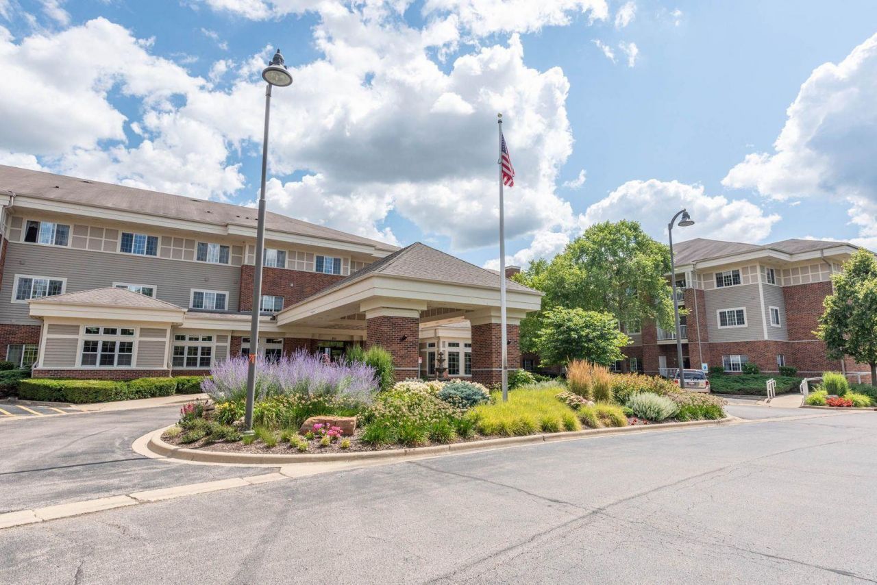 801 N Mclean Boulevard, Unit 118, Elgin, IL 60123 Main Photo