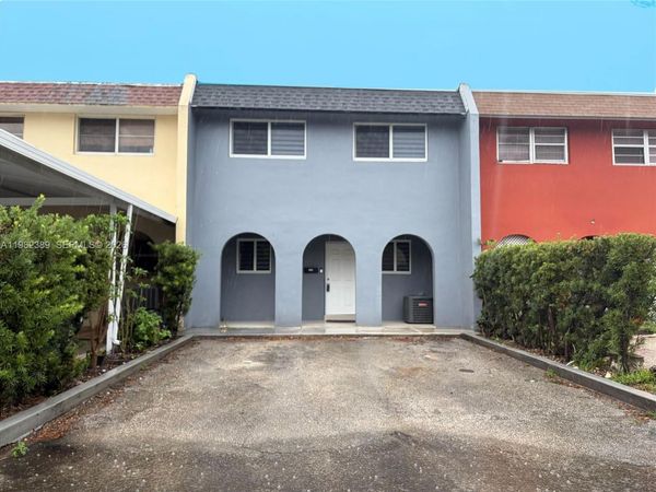 7155 W 2nd Way , Hialeah, FL 33014