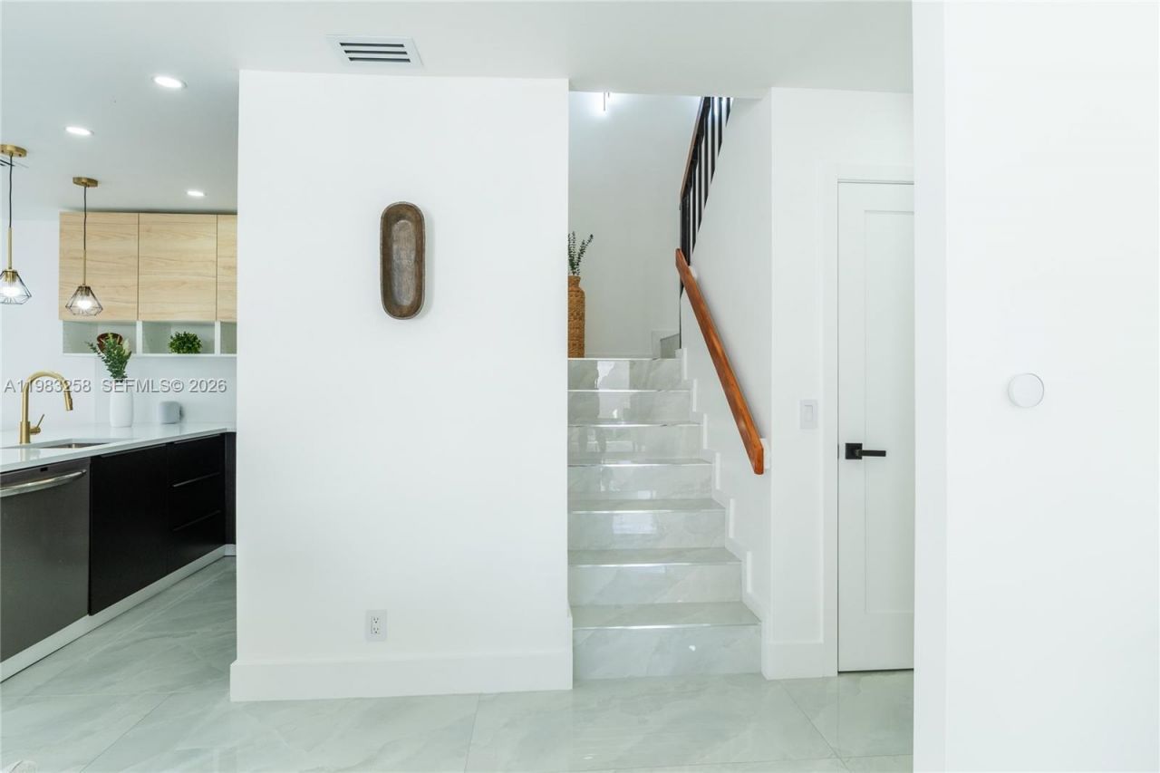 21204 Harbor Way , Unit 122-12, Aventura, FL 33180 Photo