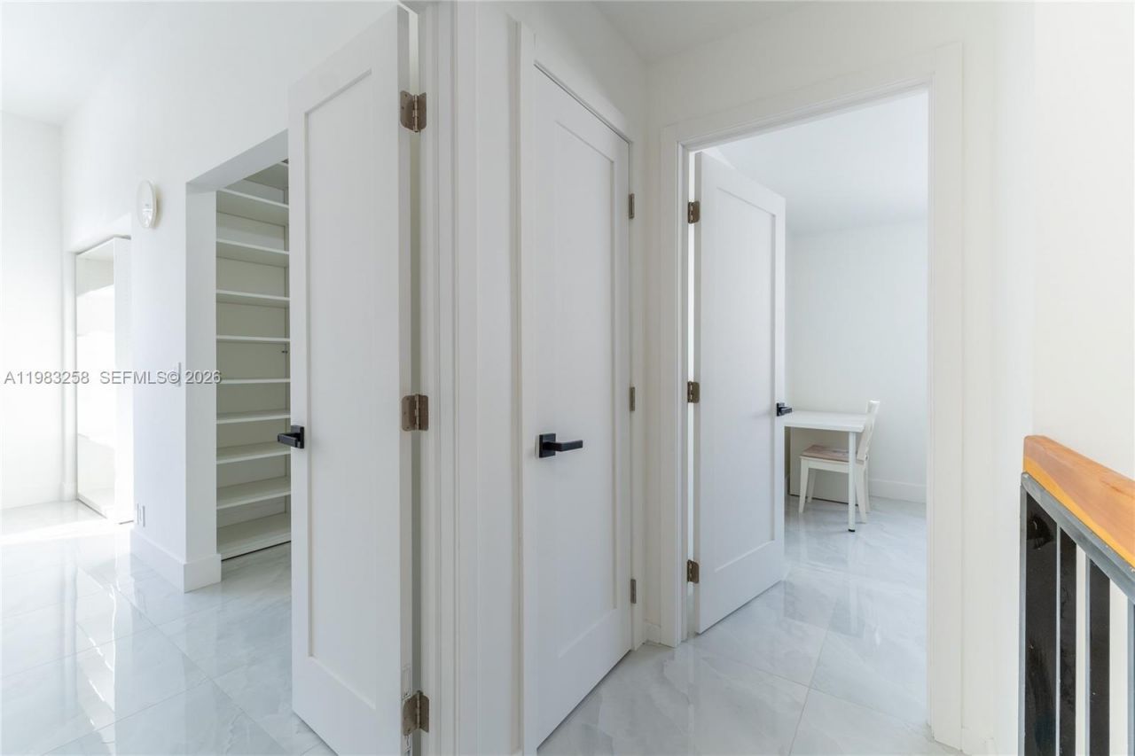 21204 Harbor Way , Unit 122-12, Aventura, FL 33180 Photo