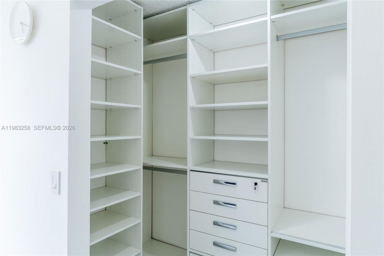 21204 Harbor Way , Unit 122-12, Aventura, FL 33180 Photo