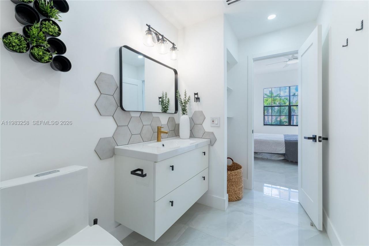 21204 Harbor Way , Unit 122-12, Aventura, FL 33180 Photo