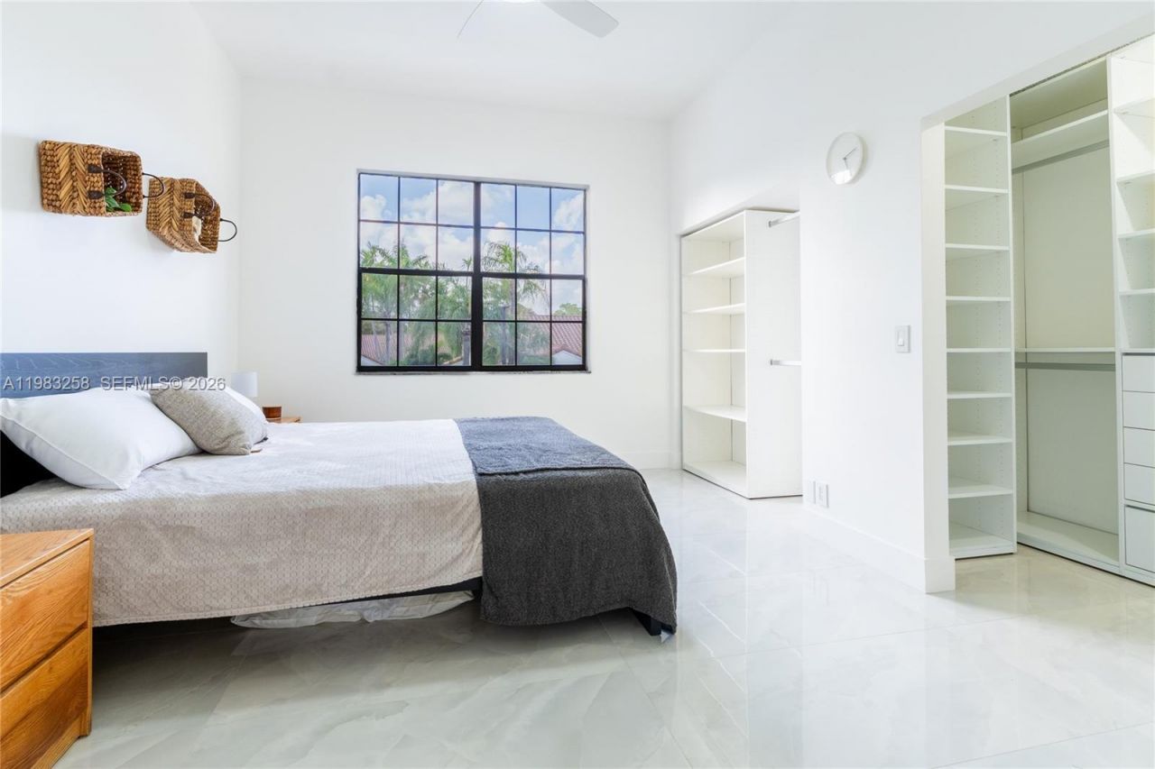 21204 Harbor Way , Unit 122-12, Aventura, FL 33180 Photo