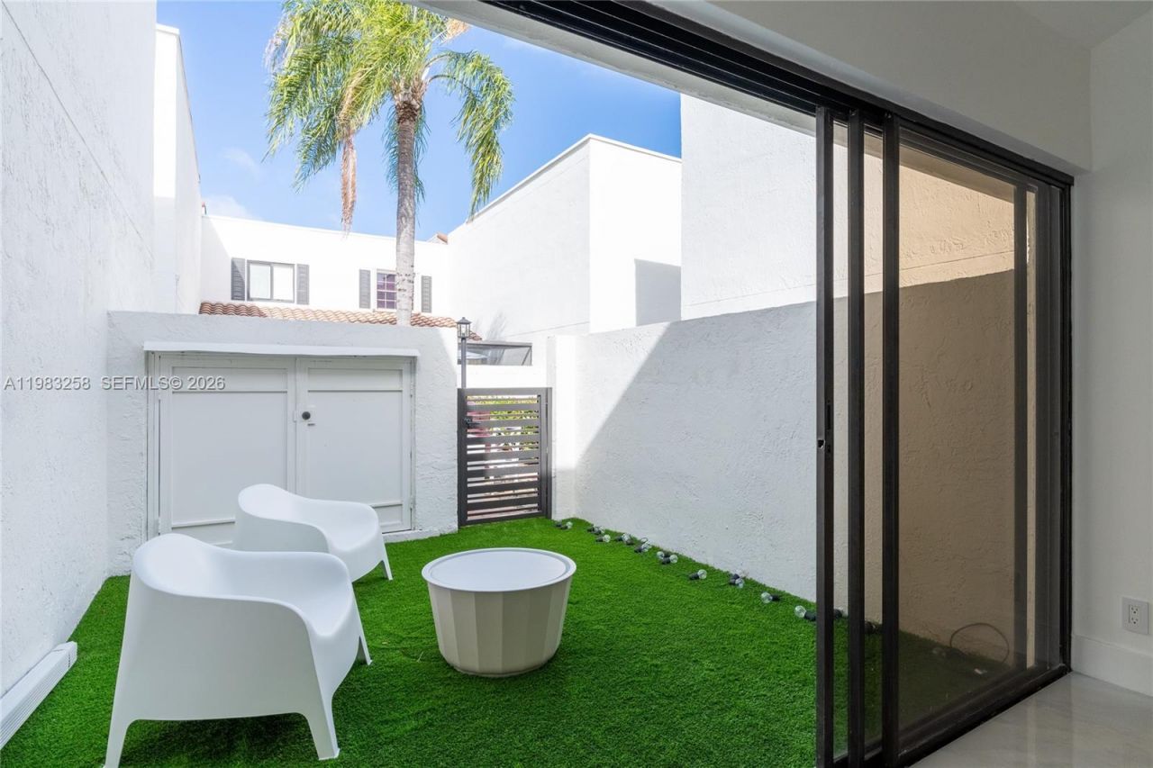 21204 Harbor Way , Unit 122-12, Aventura, FL 33180 Photo