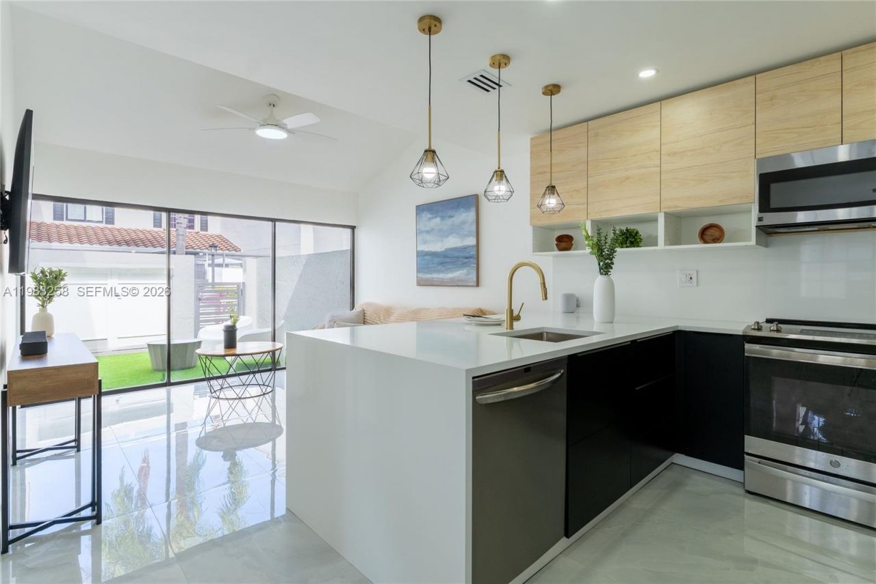 21204 Harbor Way , Unit 122-12, Aventura, FL 33180 Photo