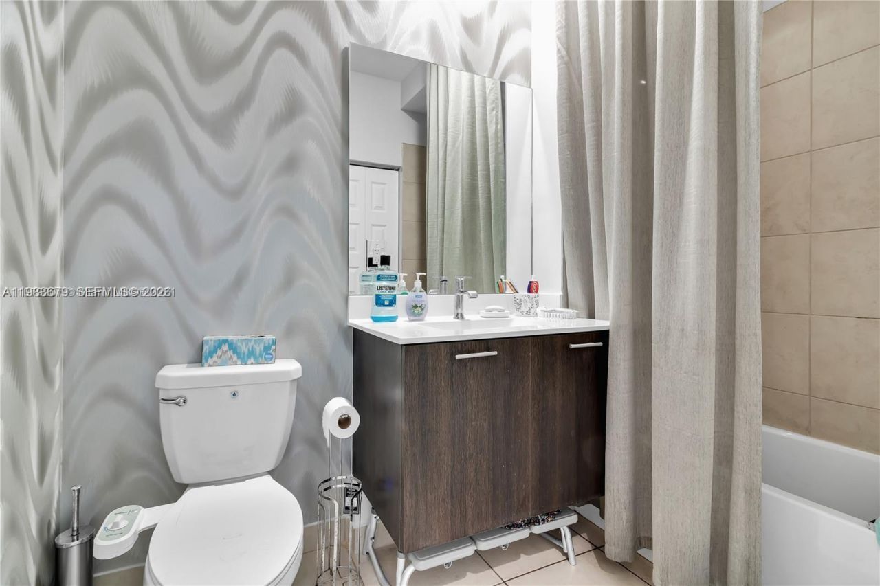 4745 NW 84th Ct , Unit 19, Doral, FL 33166 Photo