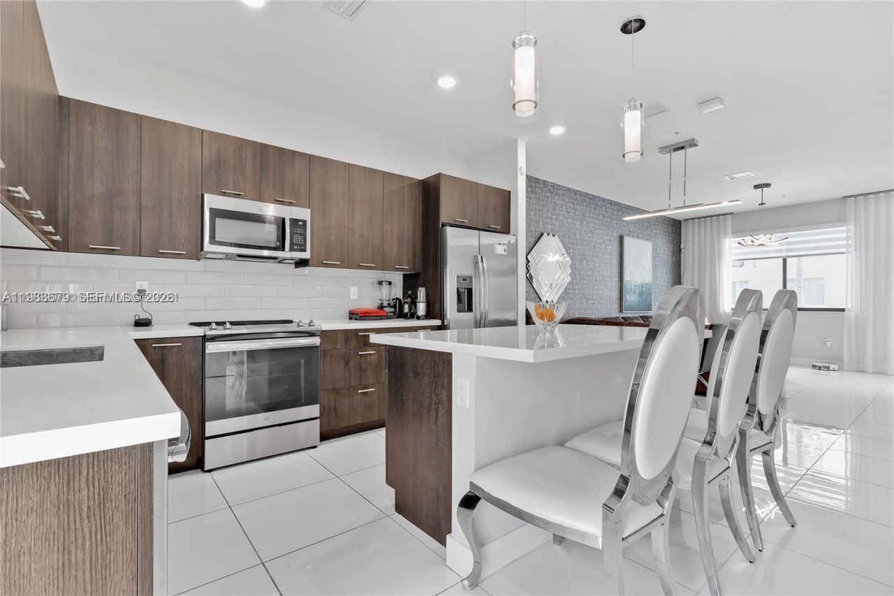 4745 NW 84th Ct , Unit 19, Doral, FL 33166 Photo