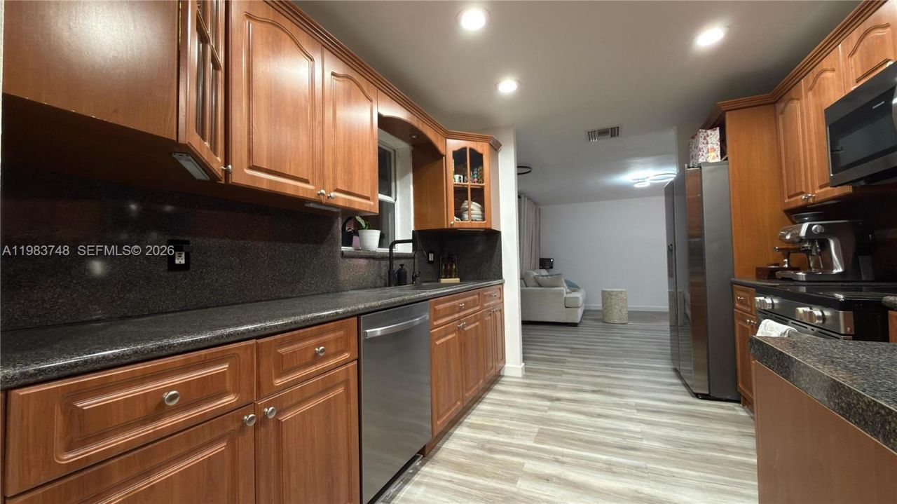 1001 SW 98th Ave, Unit 00, Pembroke Pines, FL 33025 Photo