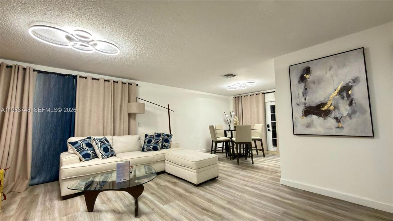 1001 SW 98th Ave, Unit 00, Pembroke Pines, FL 33025 Photo