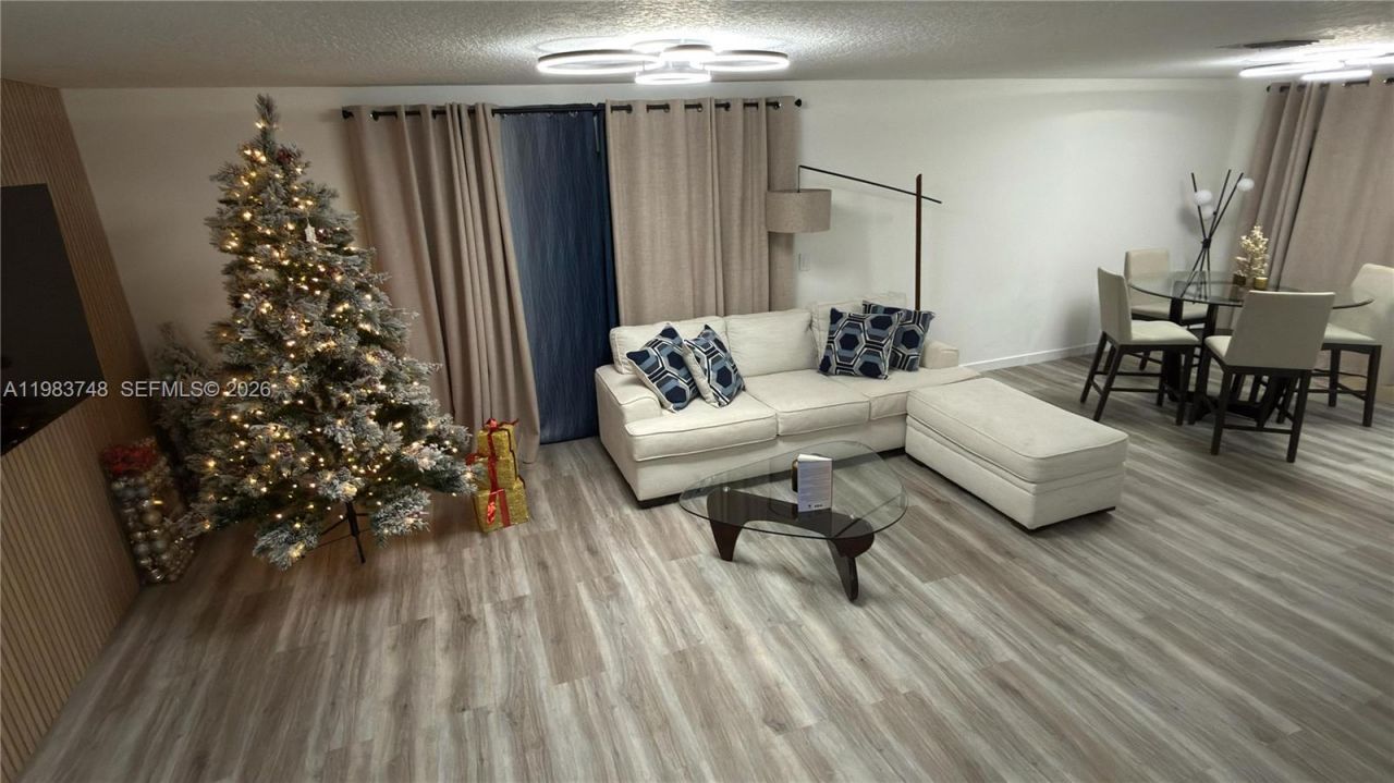 1001 SW 98th Ave , Unit 00, Pembroke Pines, FL 33025 Photo