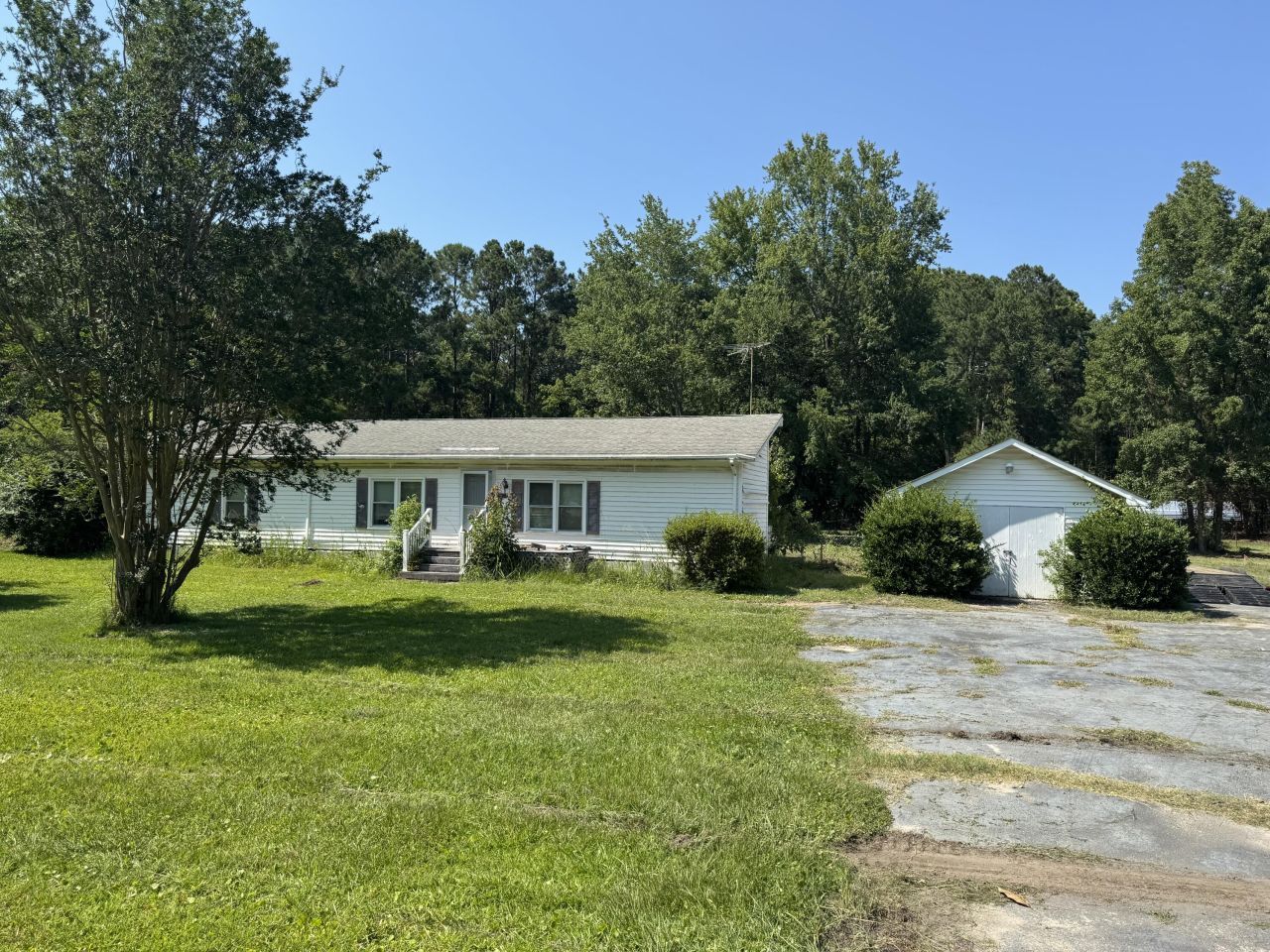 1694 Fish Road Photo 3