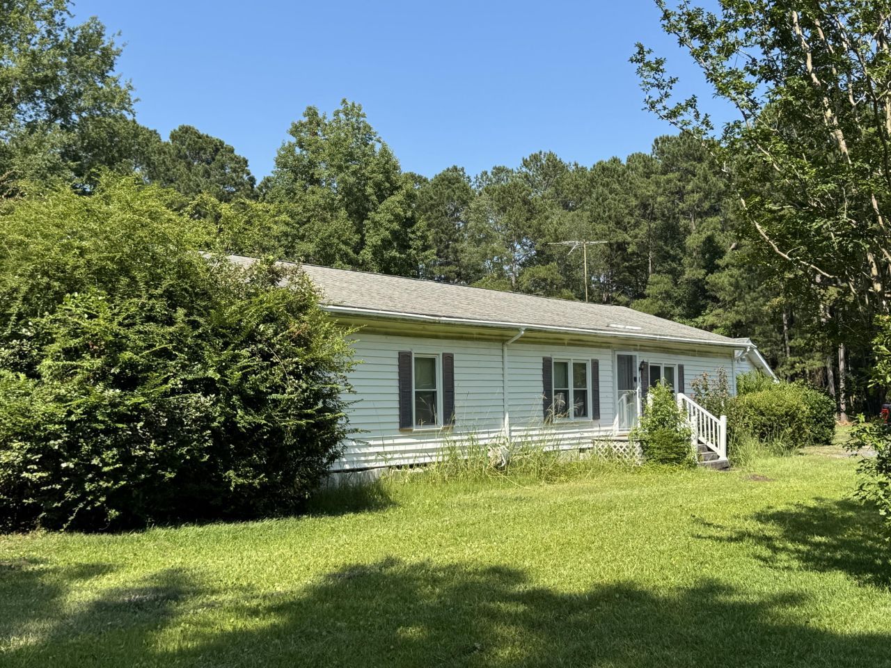 1694 Fish Road Photo 4