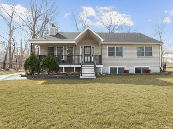 142 Gerard Road , Yaphank, NY 11980