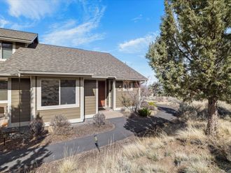 10879 Village Loop Redmond, OR 97756