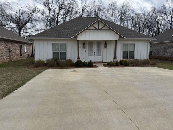 1023 Ida Grace Trail, New Albany, MS 38652