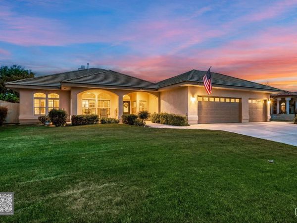 4401 Palisades Circle, Bakersfield, CA 93308