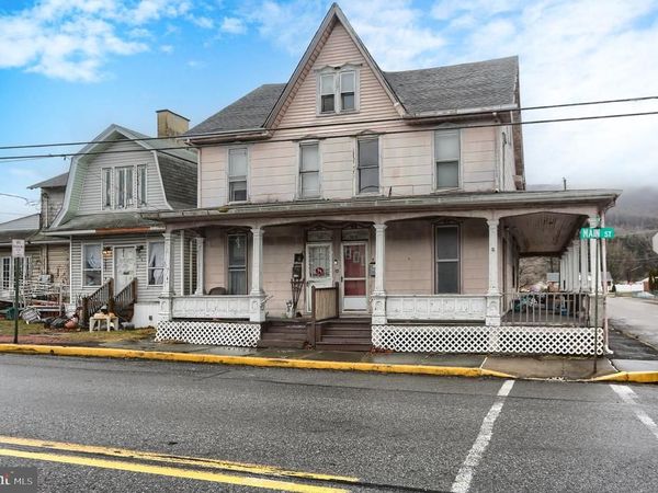 300-302 W MAIN STREET, LYKENS, PA 17048