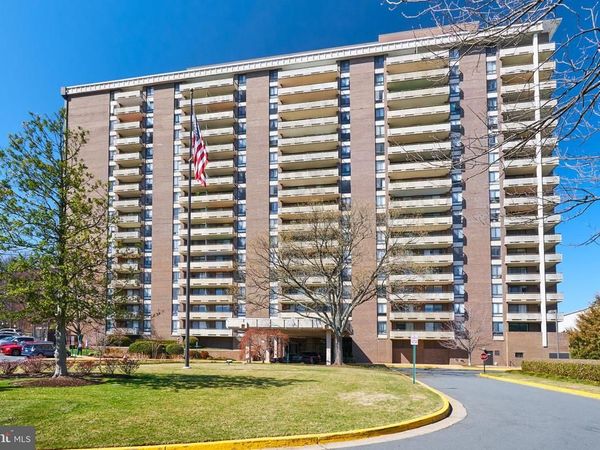 1800 OLD MEADOW ROAD, Unit 1520, MCLEAN, VA 22102