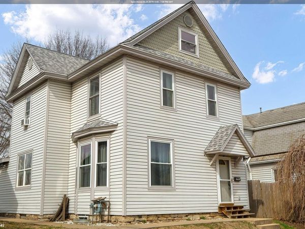 1025 N 9th Street, Burlington, IA 52601