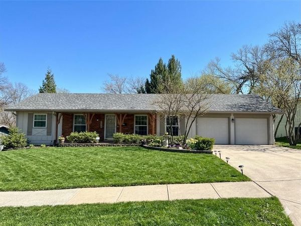 5831 W 87th Terrace, Overland Park, KS 66207