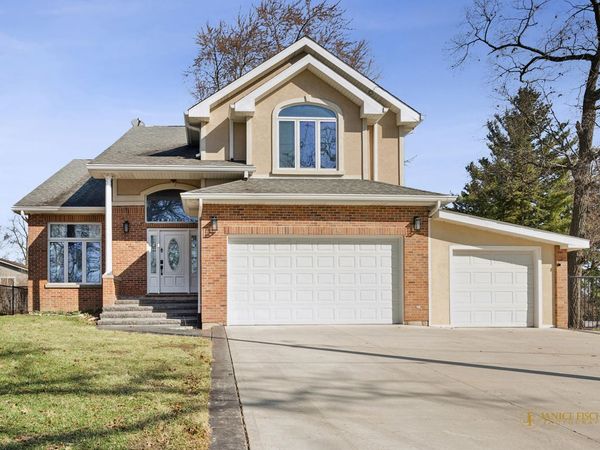 21120 122nd St, Bristol, WI 53104