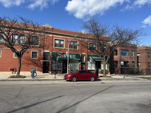 1742 W Estes Avenue , Unit 210, Chicago, IL 60626
