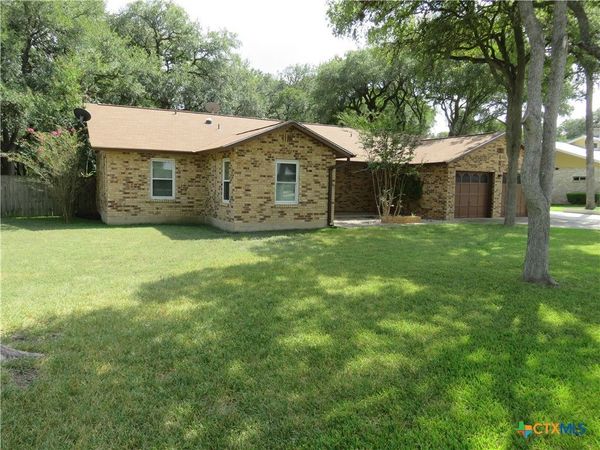 139 Lone Oak Street , Seguin, TX 78155