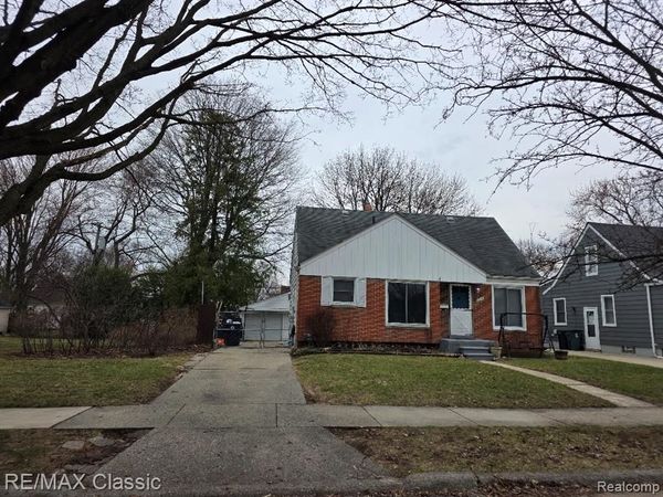2124 Harwood Avenue, Royal Oak, MI 48067