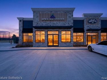 19005 Silver Parkway , Fenton Twp, MI 48430