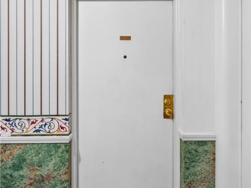 19436 Van Aken Boulevard, Unit 307, Shaker Heights, OH 44122 Photo 2