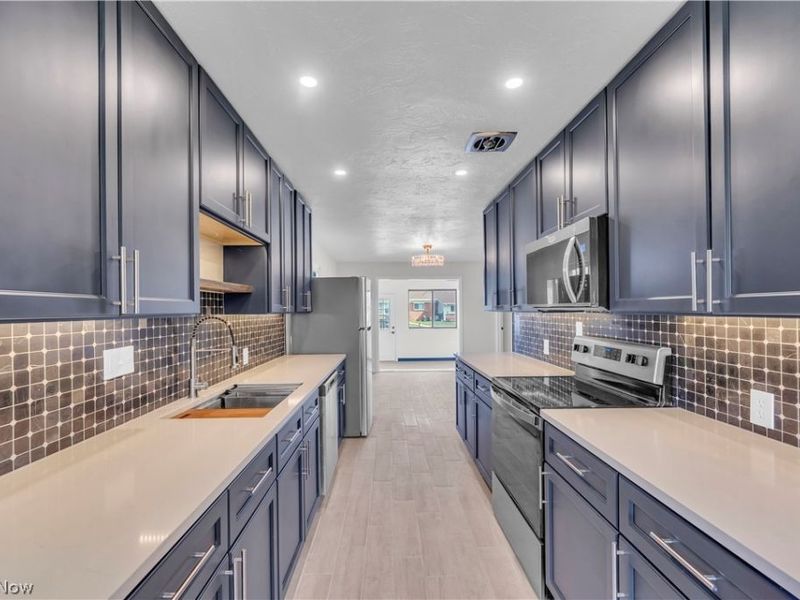 25515 Clubside Boulevard, Unit 0012, North Olmsted, OH 44070 Photo 11