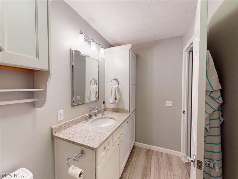 6645 Harborside Landing, Mentor, OH 44060 Photo 18