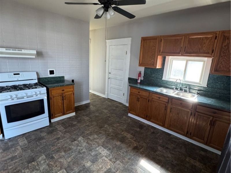 9316 Raymond Avenue, Cleveland, OH 44104 Photo 5