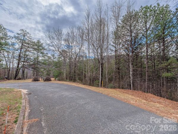 102 Trillium Lane, Black Mountain, NC 28711